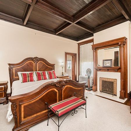 Готель One Of These Nights - King Sized Bed - Sleeps 2 Лінчбурґ Екстер'єр фото