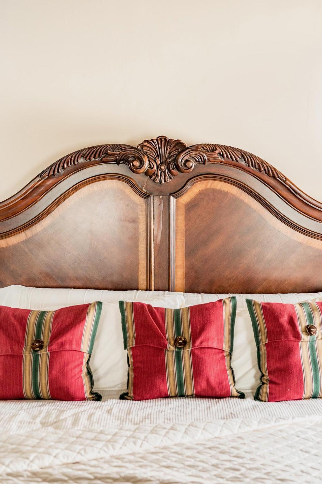 Готель One Of These Nights - King Sized Bed - Sleeps 2 Лінчбурґ Екстер'єр фото