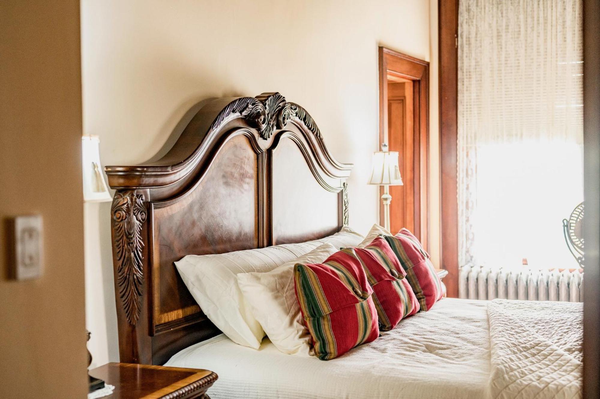Готель One Of These Nights - King Sized Bed - Sleeps 2 Лінчбурґ Екстер'єр фото